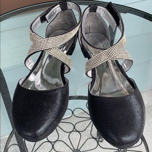 Black elegant flats